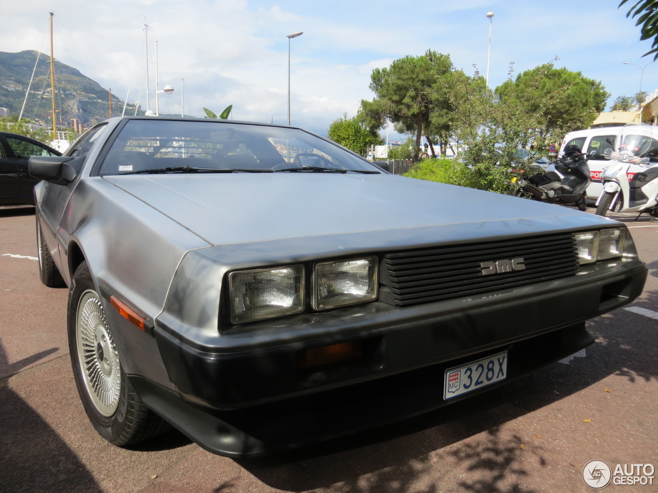 DeLorean DMC-12