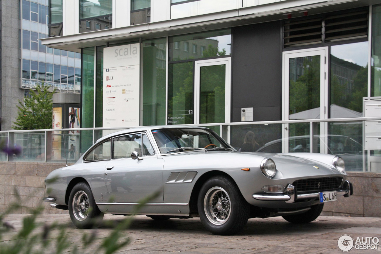 Ferrari 330 GT 2+2 Series II