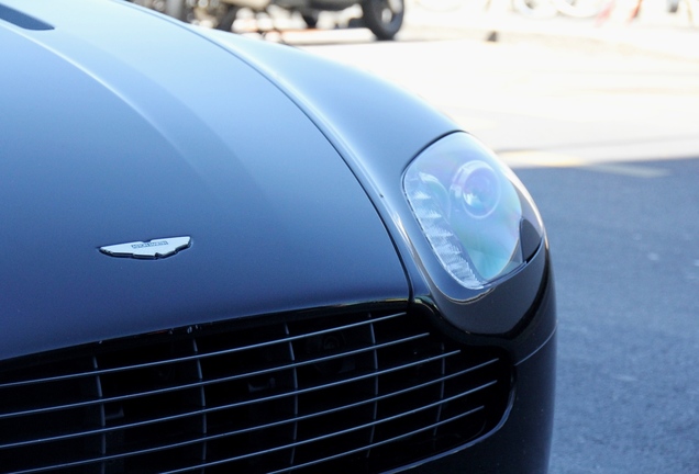 Aston Martin V8 Vantage 2012