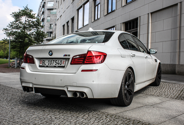 BMW M5 F10 2011