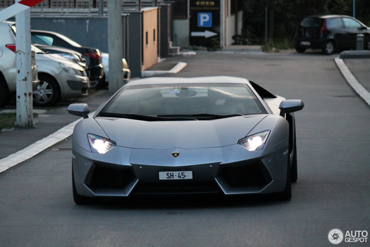 Lamborghini Aventador LP700-4