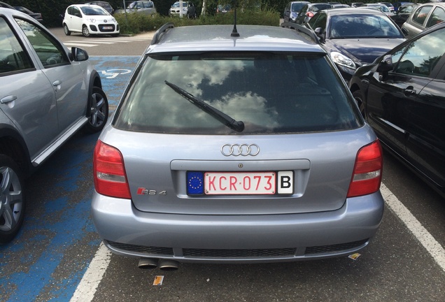 Audi RS4 Avant B5