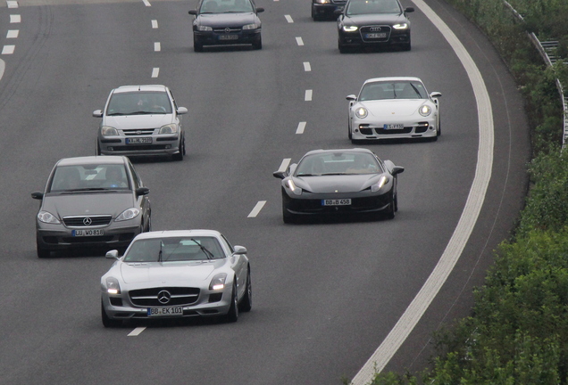 Mercedes-Benz SLS AMG