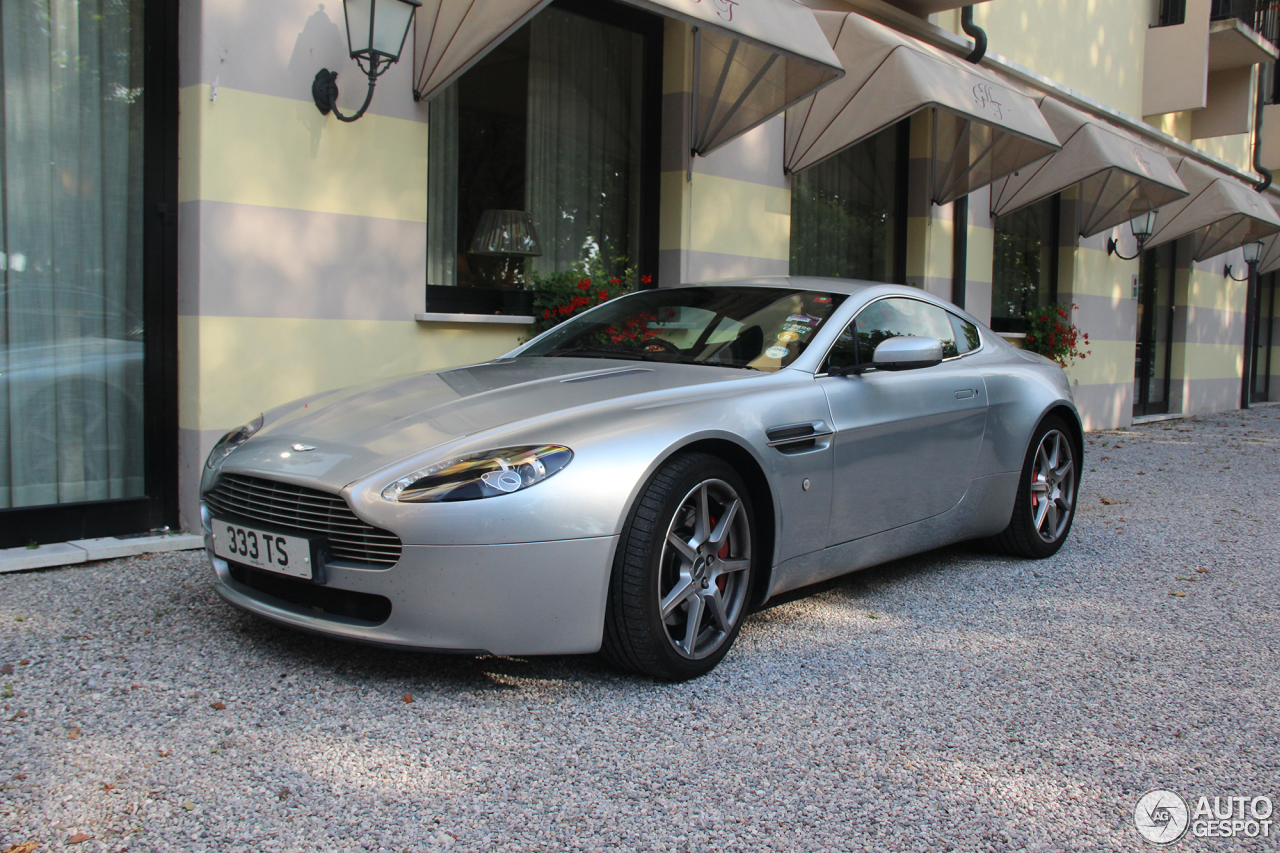 Aston Martin V8 Vantage