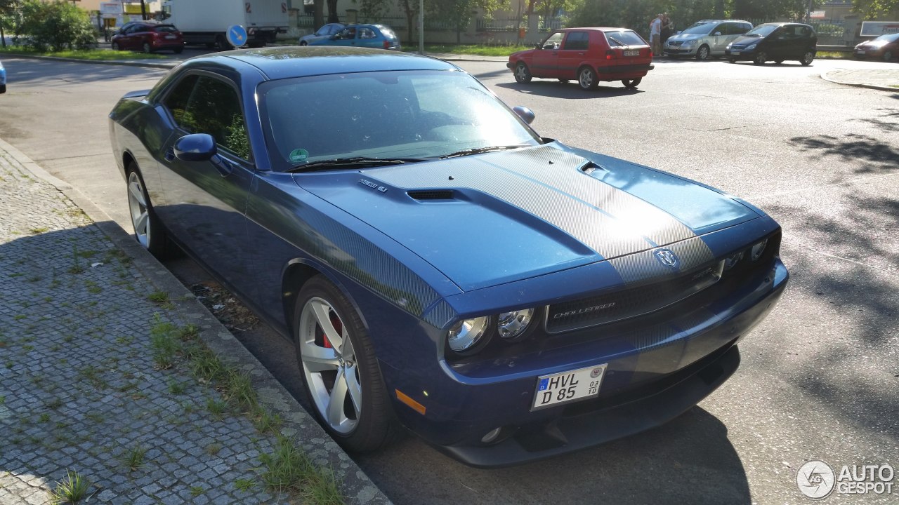 Dodge Challenger SRT-8