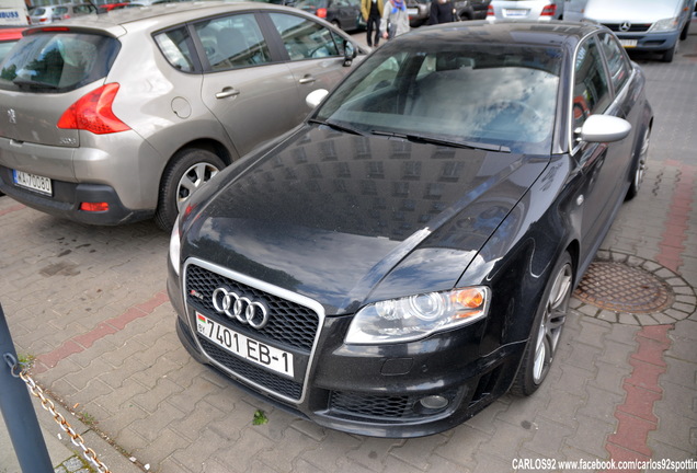 Audi RS4 Sedan