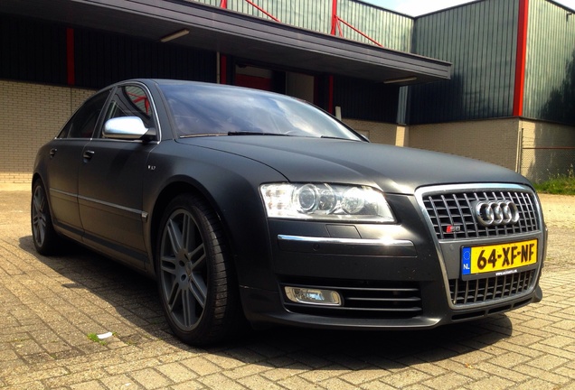 Audi S8 D3