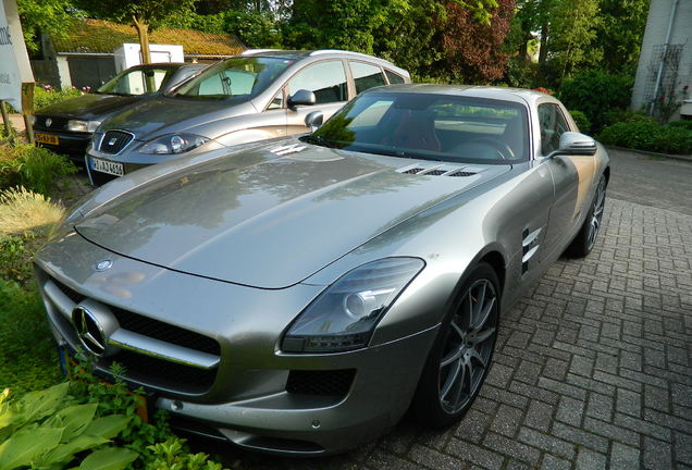 Mercedes-Benz SLS AMG