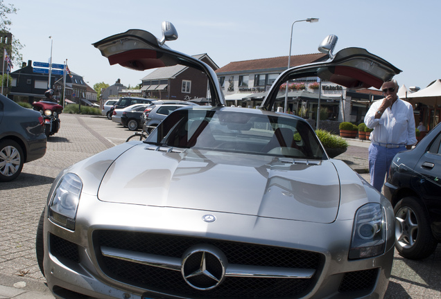 Mercedes-Benz SLS AMG