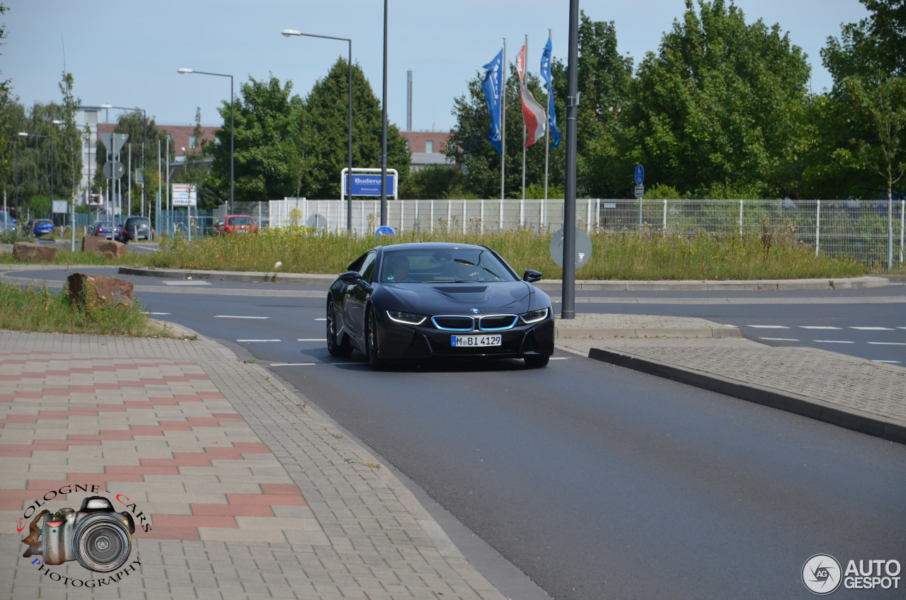 BMW i8