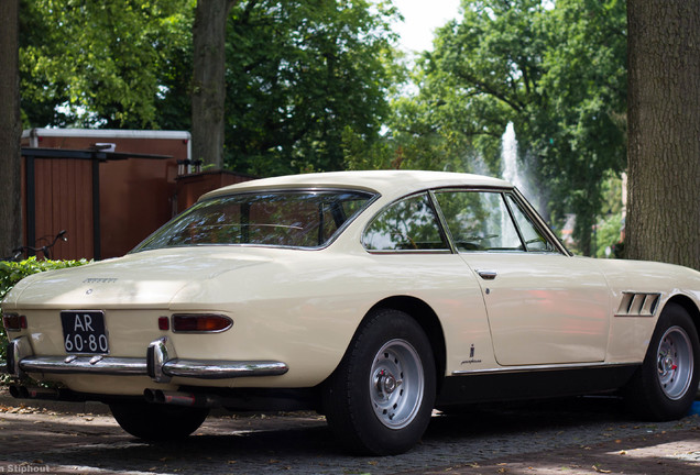 Ferrari 330 GT 2+2 Series II