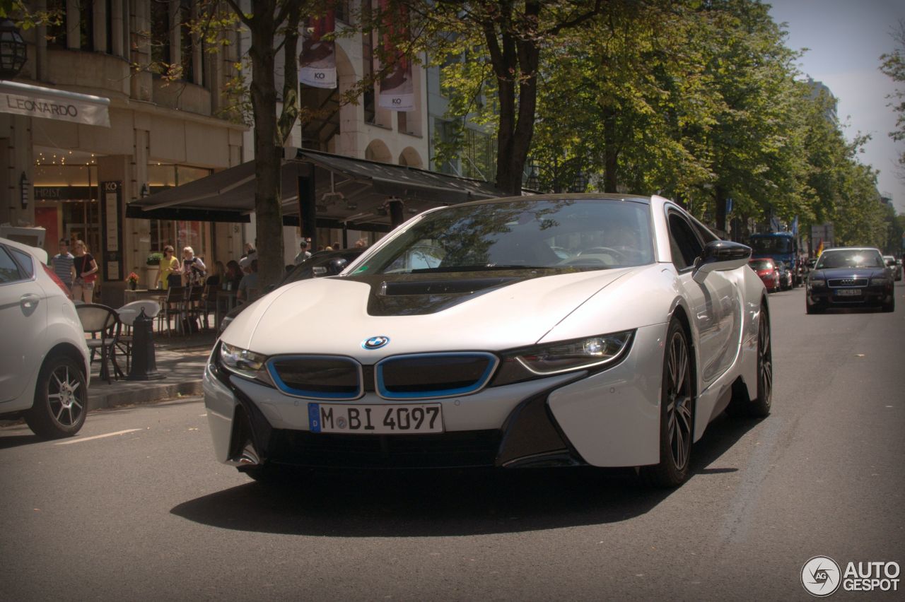 BMW i8