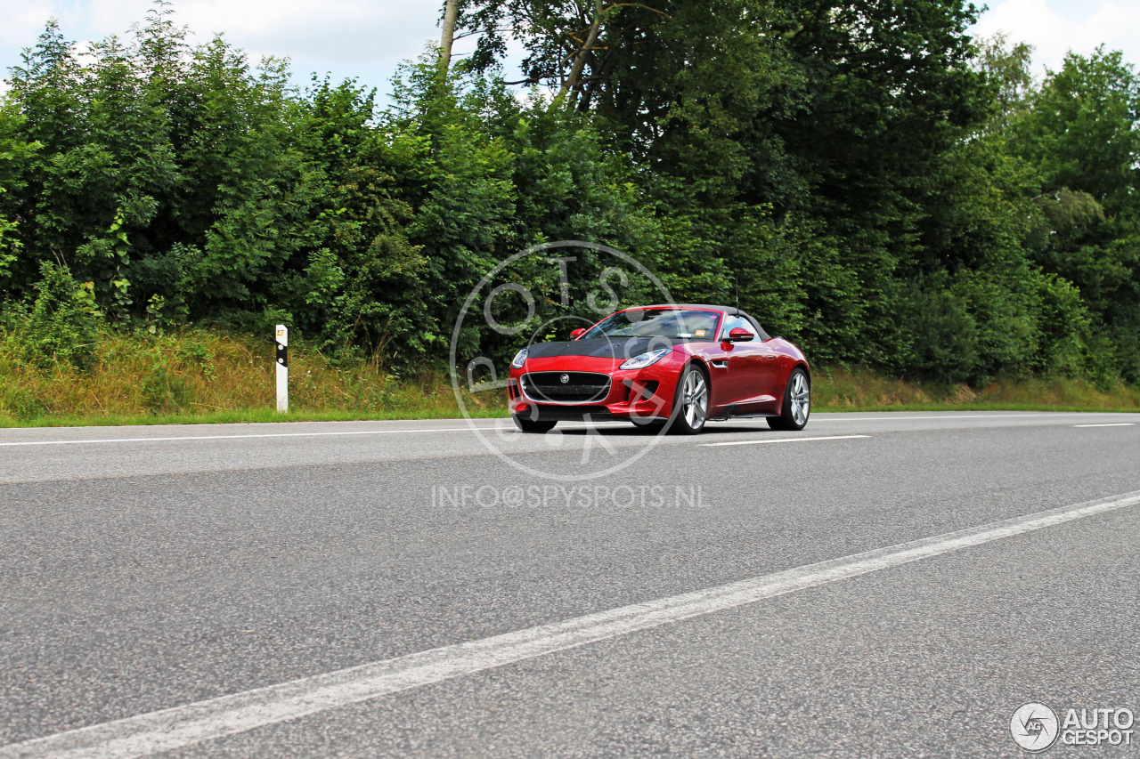 Jaguar F-TYPE S V8 Convertible