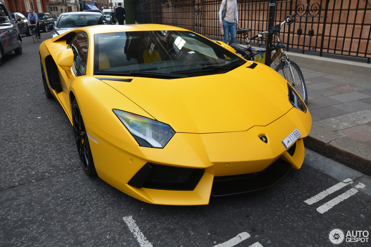 Lamborghini Aventador LP700-4