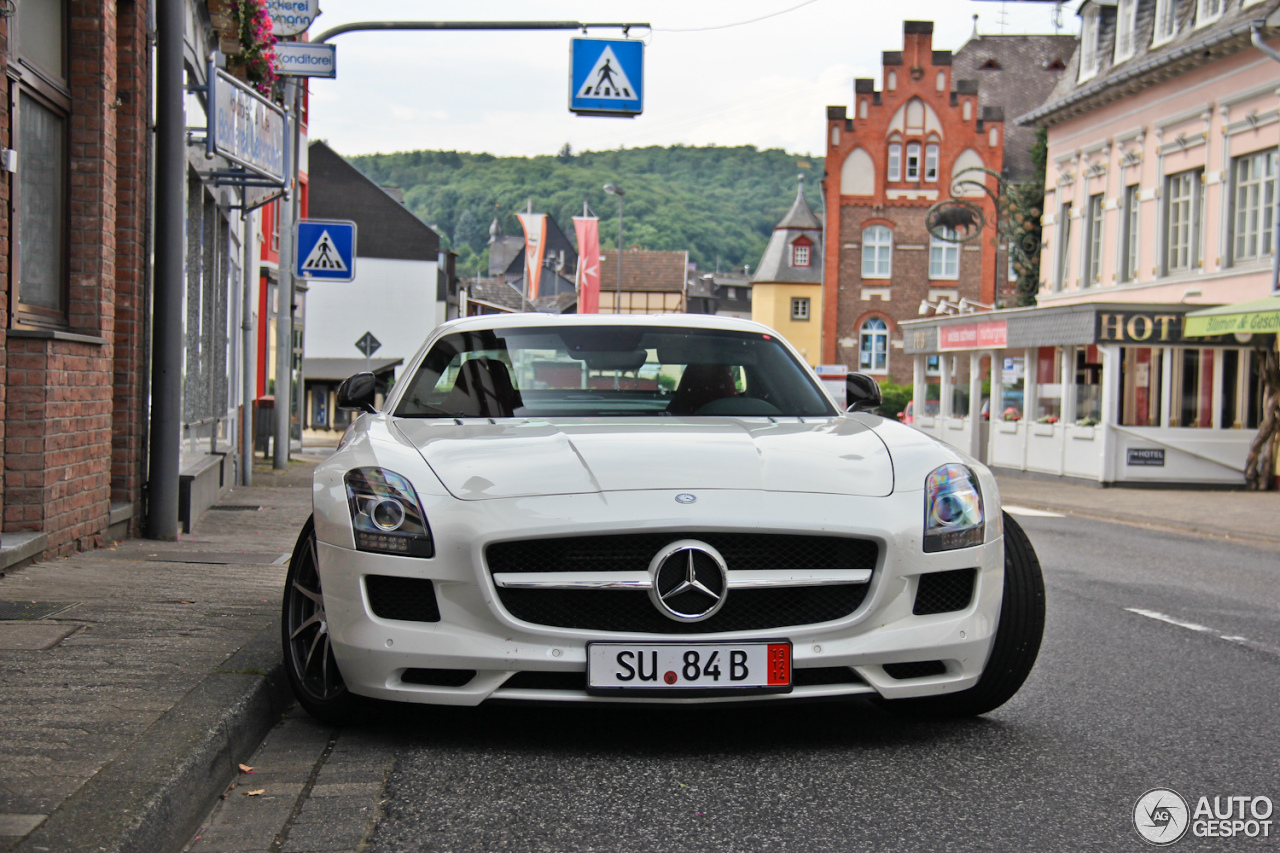 Mercedes-Benz SLS AMG