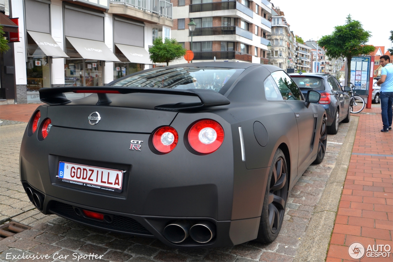 Nissan GT-R