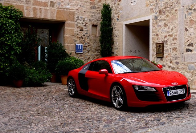 Audi R8