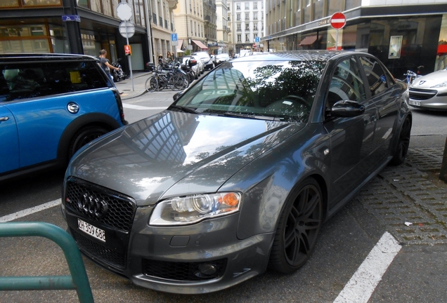 Audi RS4 Sedan