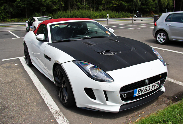 Jaguar F-TYPE SVR Convertible