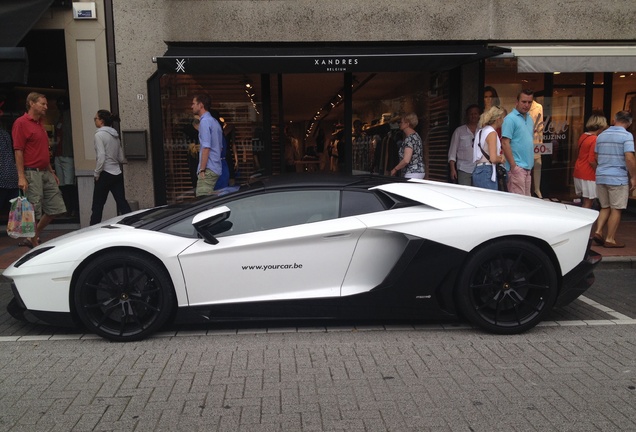 Lamborghini Aventador LP700-4 Roadster