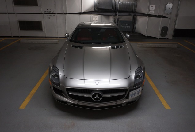 Mercedes-Benz SLS AMG