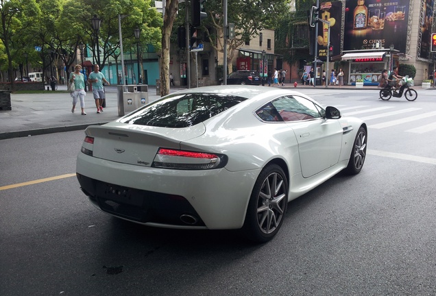 Aston Martin V8 Vantage 2012