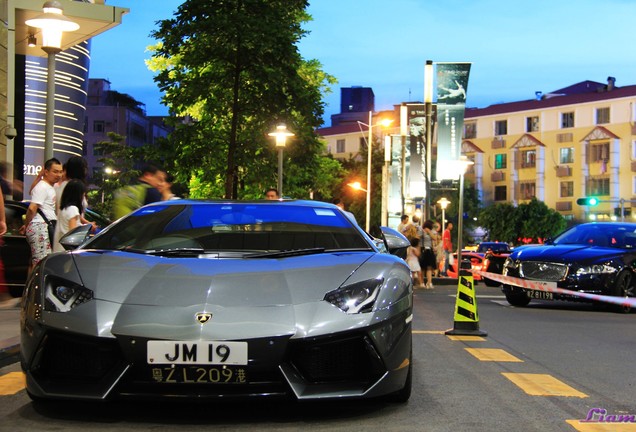 Lamborghini Aventador LP700-4