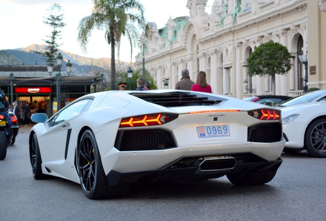 Lamborghini Aventador LP700-4