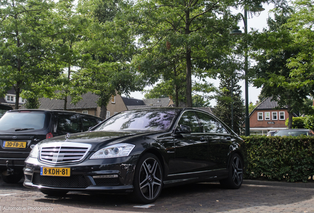 Mercedes-Benz S 65 AMG V221 2010