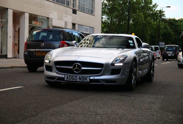 Mercedes-Benz SLS AMG