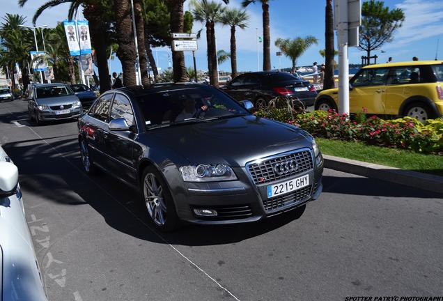 Audi S8 D3