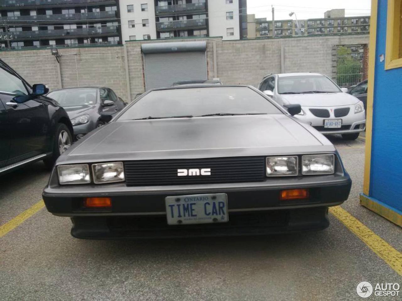 DeLorean DMC-12