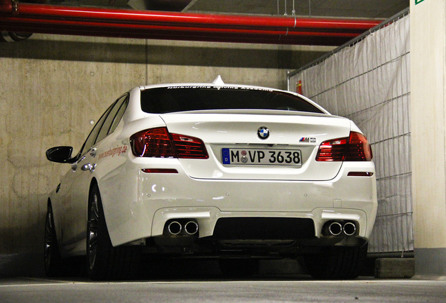 BMW M5 F10 2011