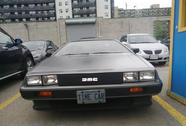 DeLorean DMC-12