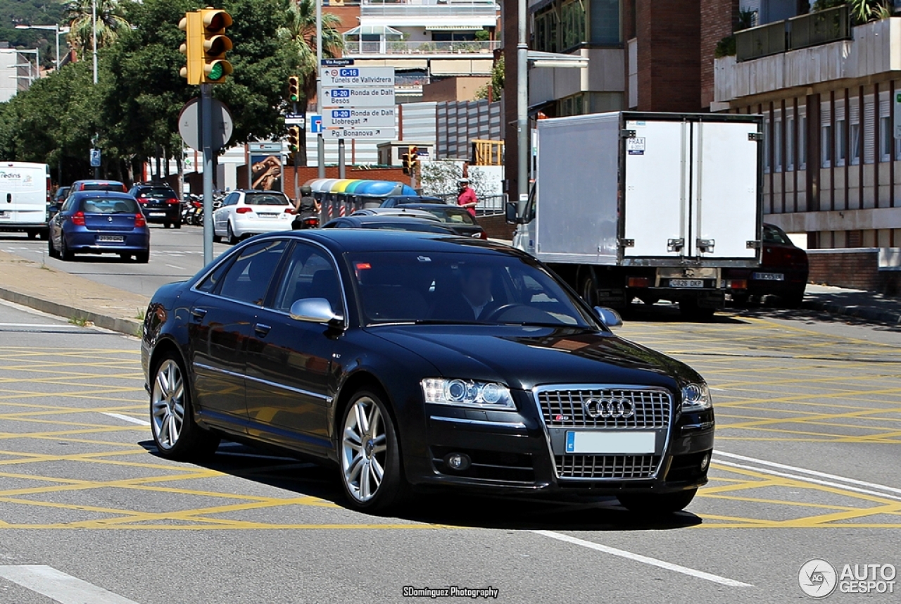 Audi S8 D3