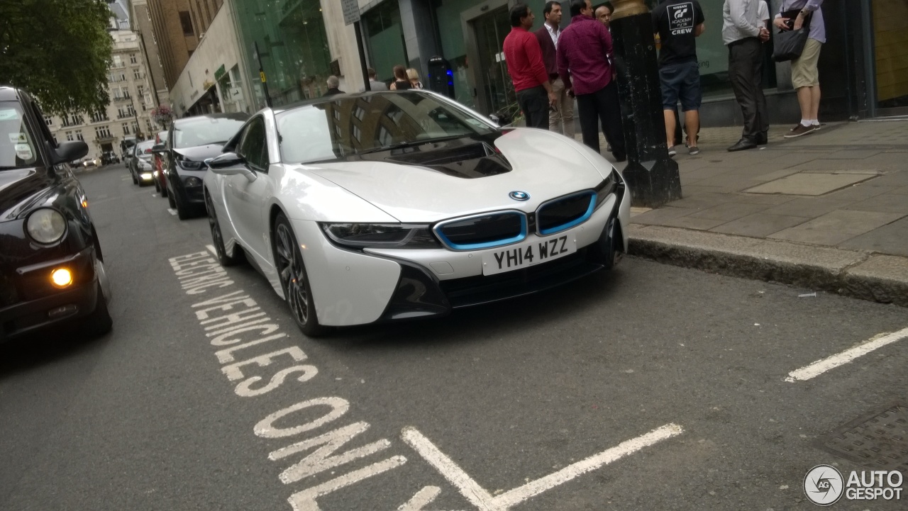 BMW i8