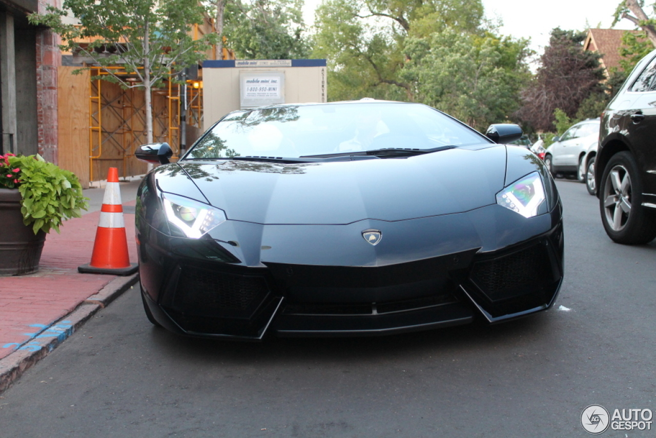 Lamborghini Aventador LP700-4 Roadster