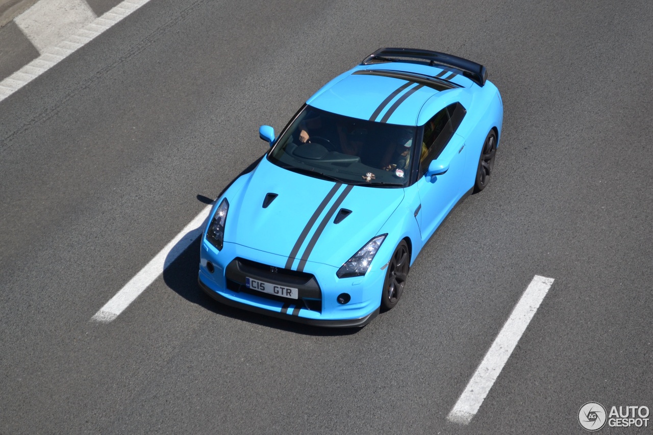 Nissan GT-R