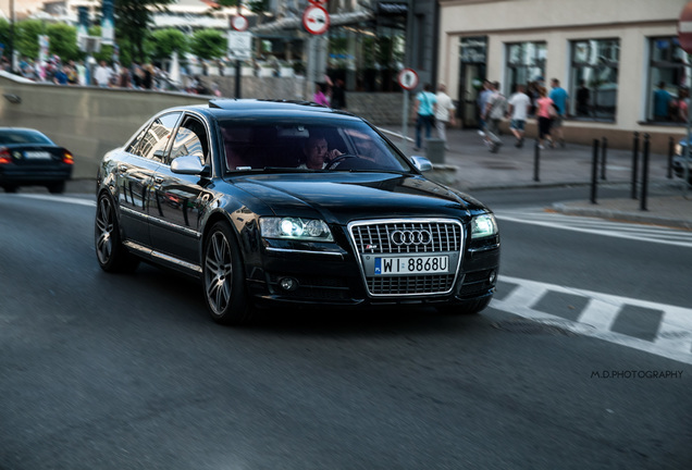 Audi S8 D3