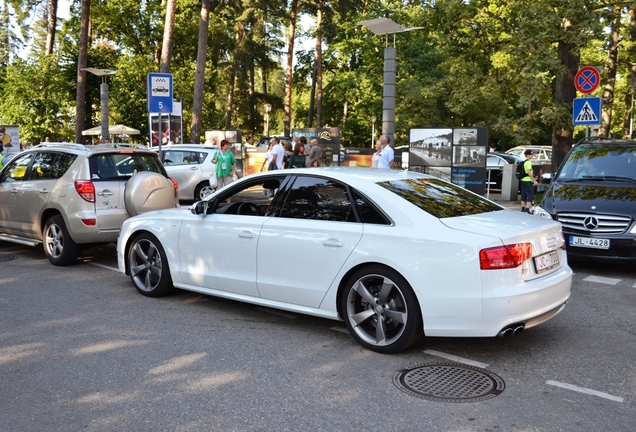 Audi S8 D4