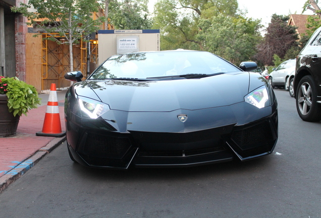 Lamborghini Aventador LP700-4 Roadster