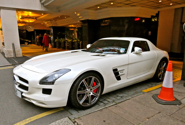 Mercedes-Benz SLS AMG