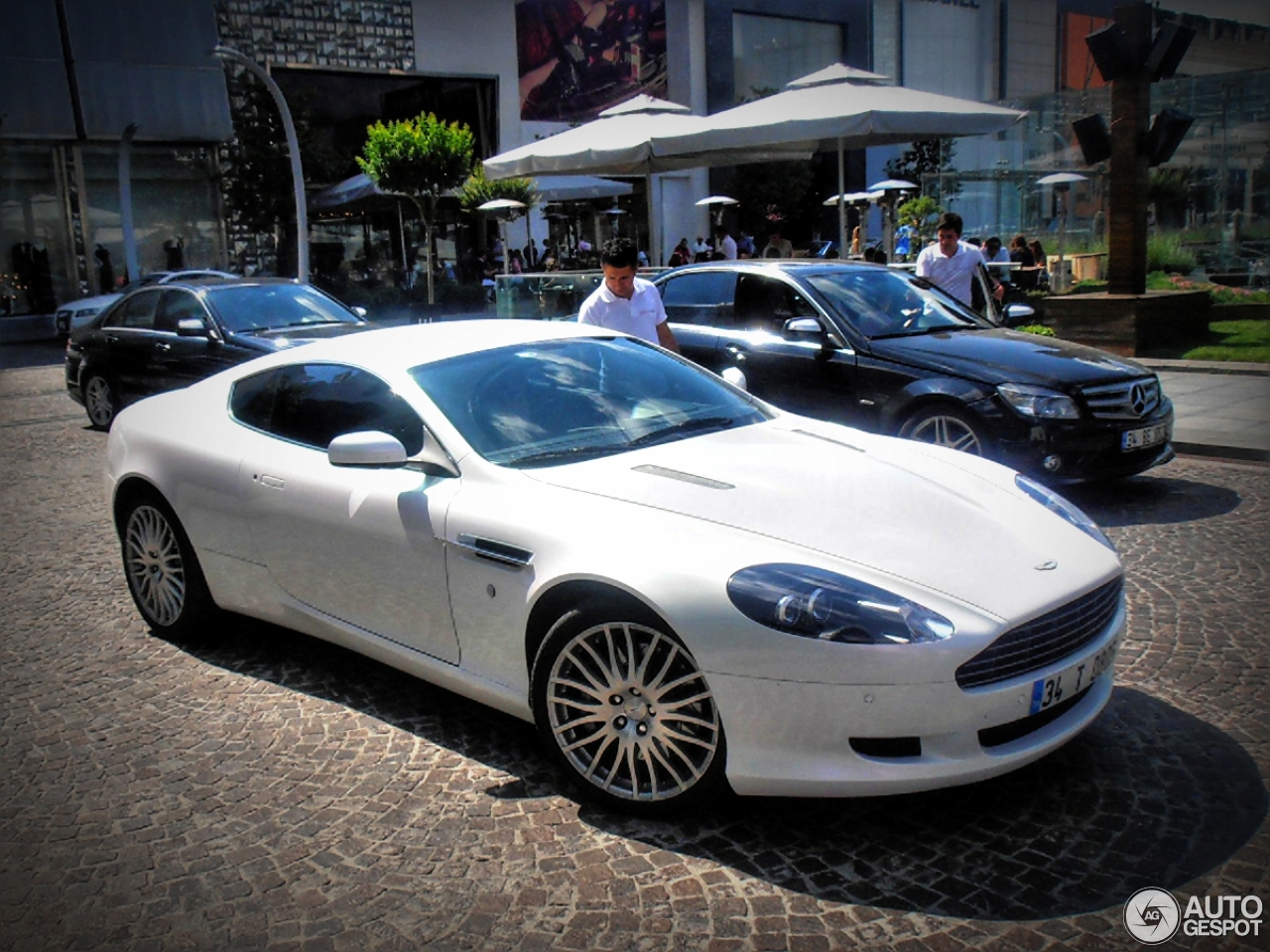 Aston Martin DB9