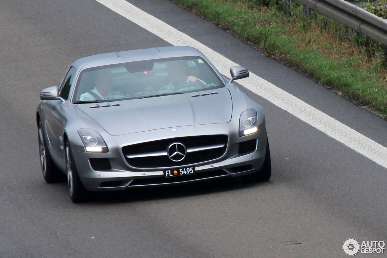 Mercedes-Benz SLS AMG