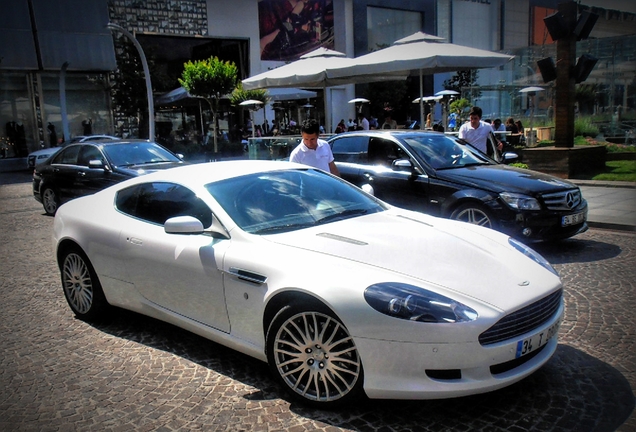 Aston Martin DB9