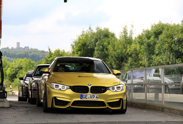 BMW M4 F82 Coupé Versus Performance