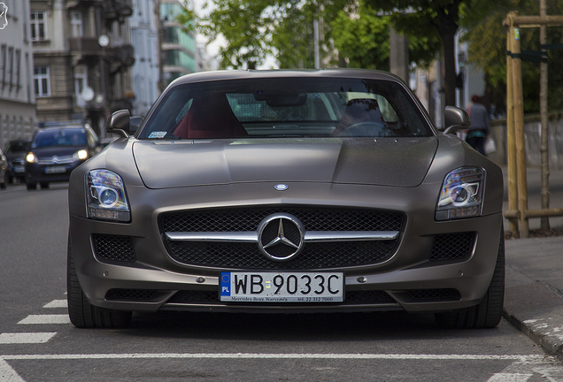 Mercedes-Benz SLS AMG