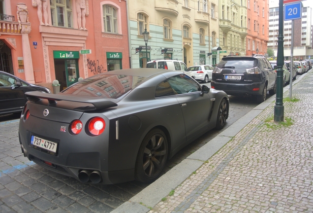 Nissan GT-R