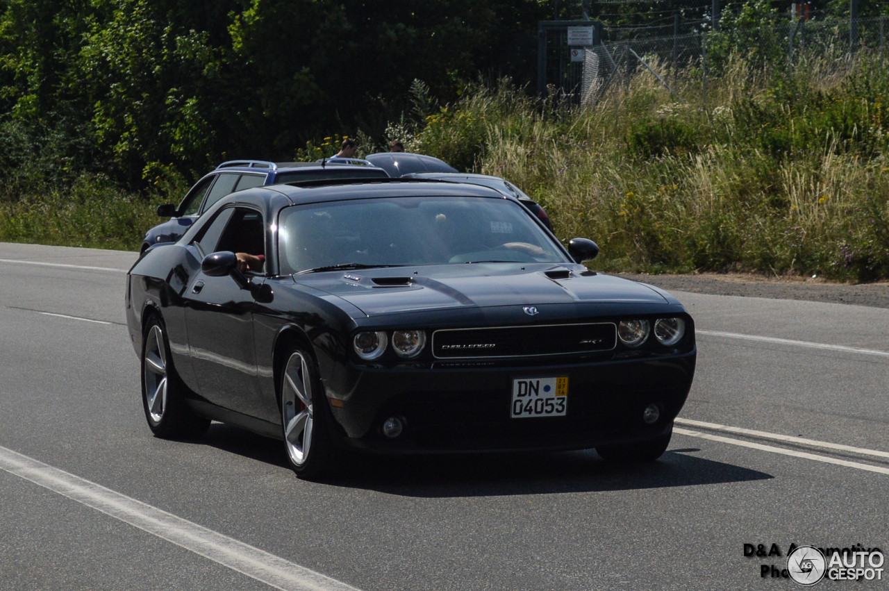 Dodge Challenger SRT-8