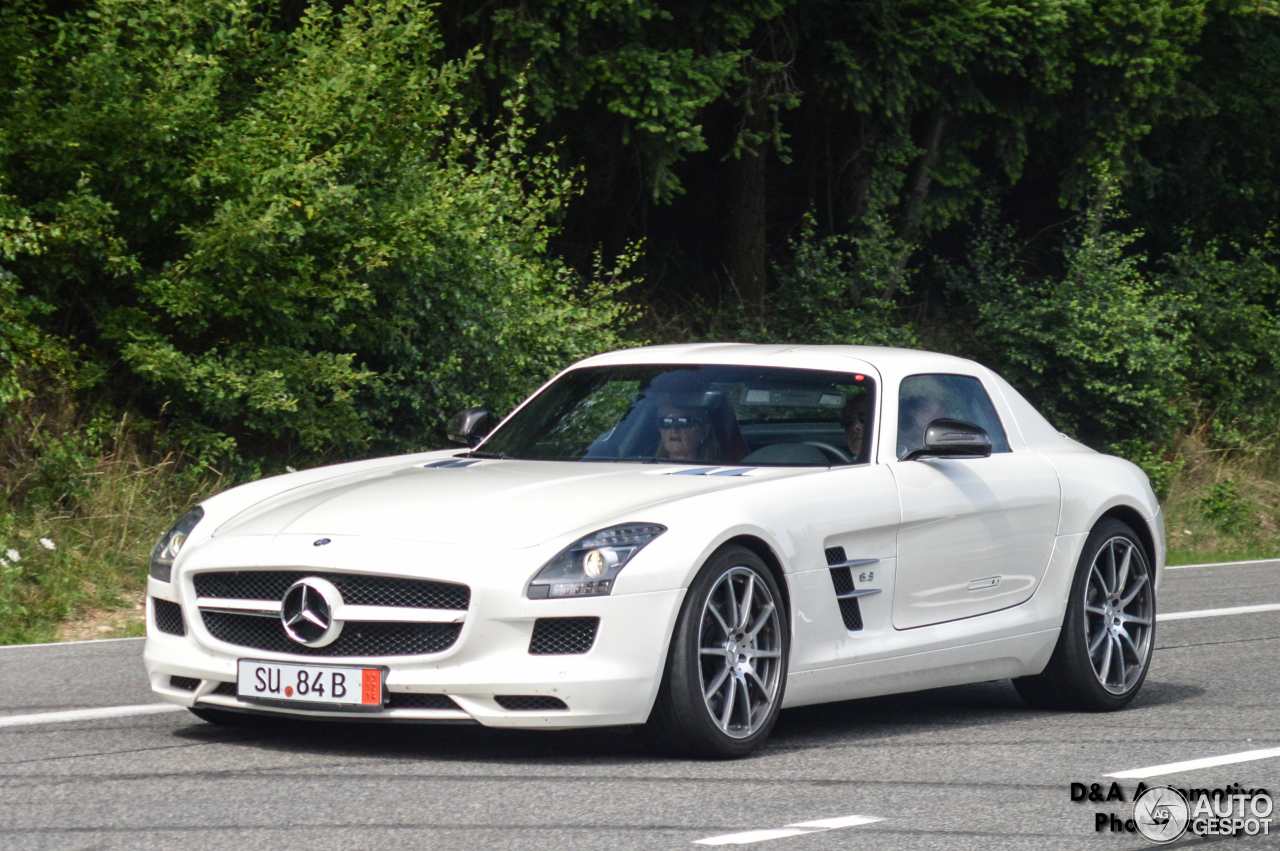 Mercedes-Benz SLS AMG